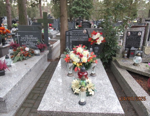 Grób Janusz Adamski
